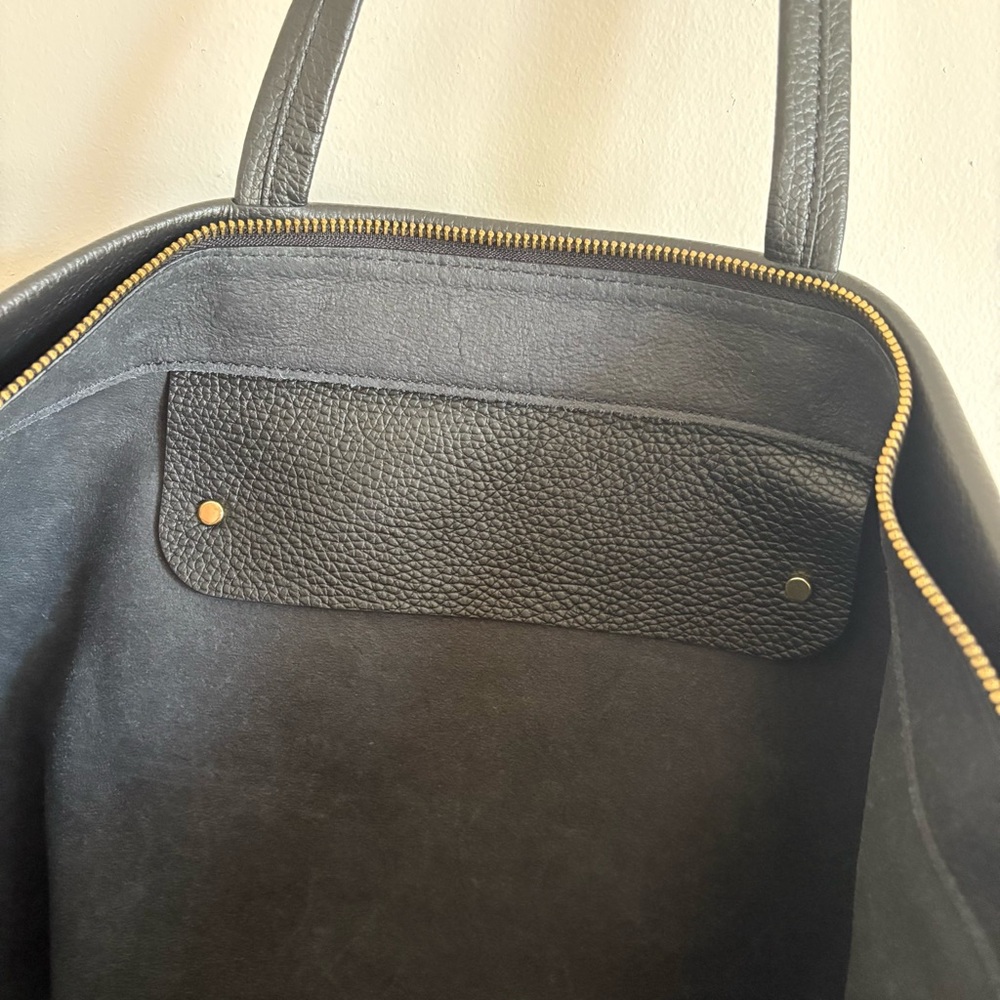 Cuyana Black Pebbled Leather Tote - Picture 7 of 10